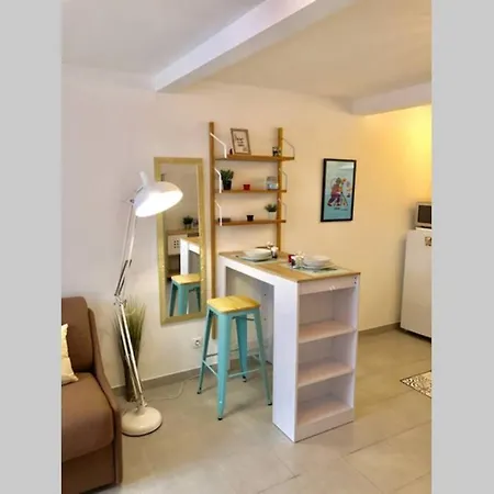 Serenite-la Roquette-rue Tres Calme Apartment